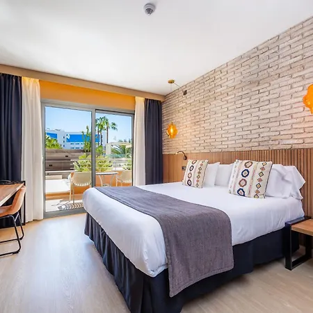 Отель Marins Club - Adults Only